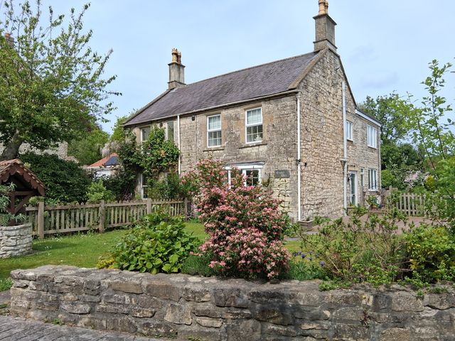 A house with a garden at Crooked Well in Timsbury, Nr Bath
