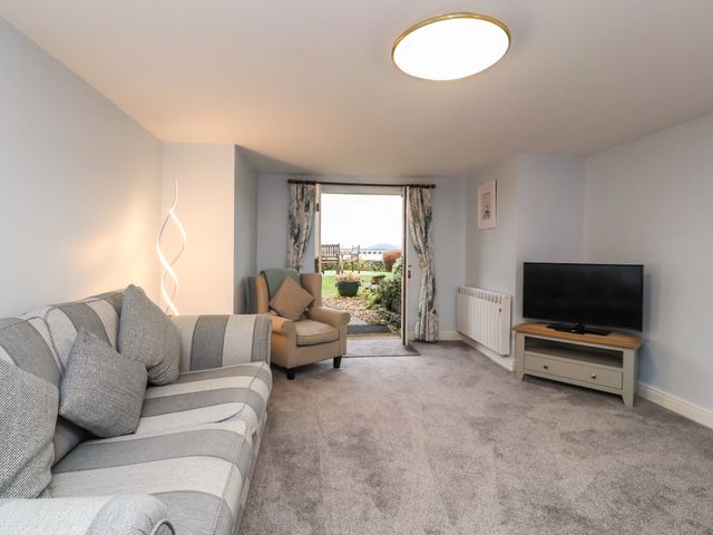 Inglewood Court - 1058182 - photo 5