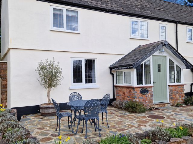 Pumphouse Cottage - 1058225 - photo 2