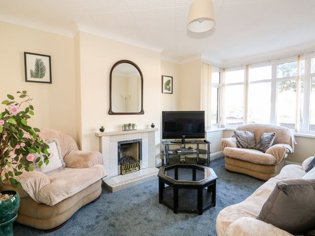 4 Dorothy Avenue - 1058228 - photo 4