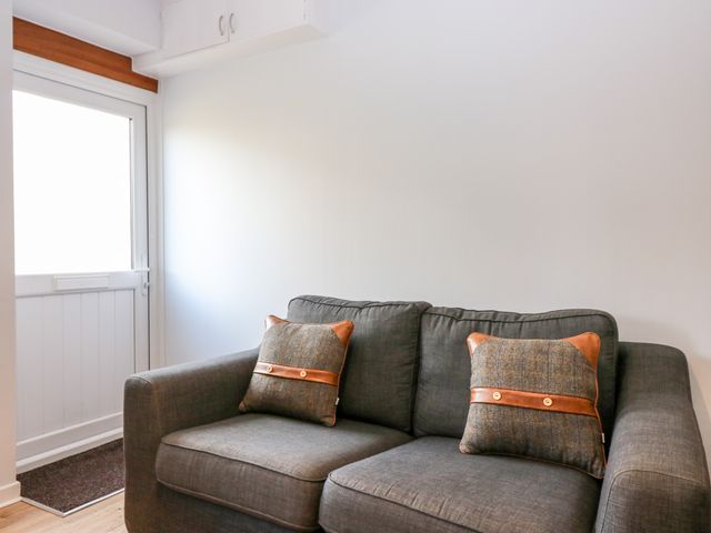 Gairnlea Cottage - 1058616 - photo 4