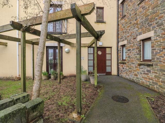 2 Chandlers Yard - 1063704 - photo 2