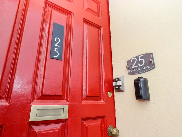25 St. Georges Quay - 1064141 - photo 2