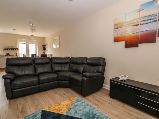 Stone's Throw - 1067261 - photo 4