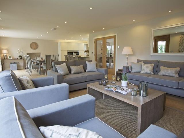 3 The Drive, Hillfield Village - 1067342 - photo 3