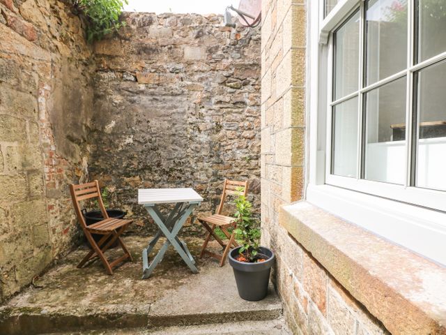 1 Regents Mews - 1068151 - photo 2