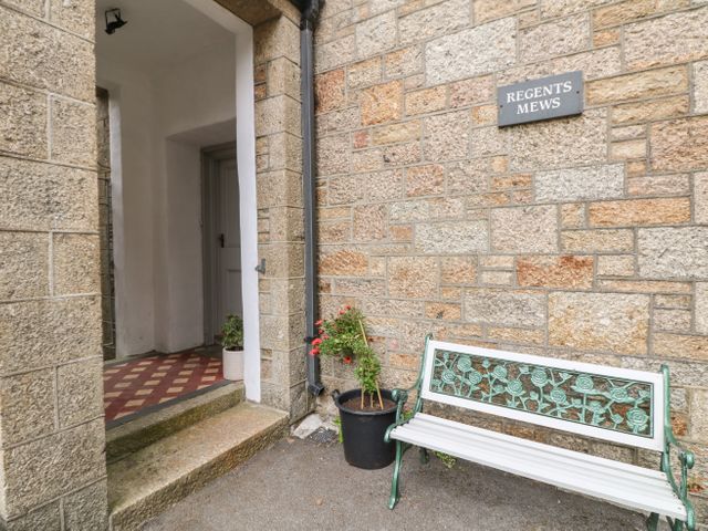 1 Regents Mews - 1068151 - photo 3