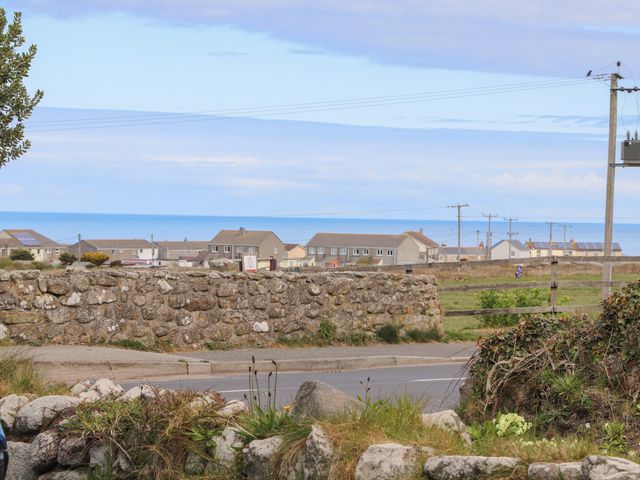 Flintstone Cottage - 1068176 - photo 3