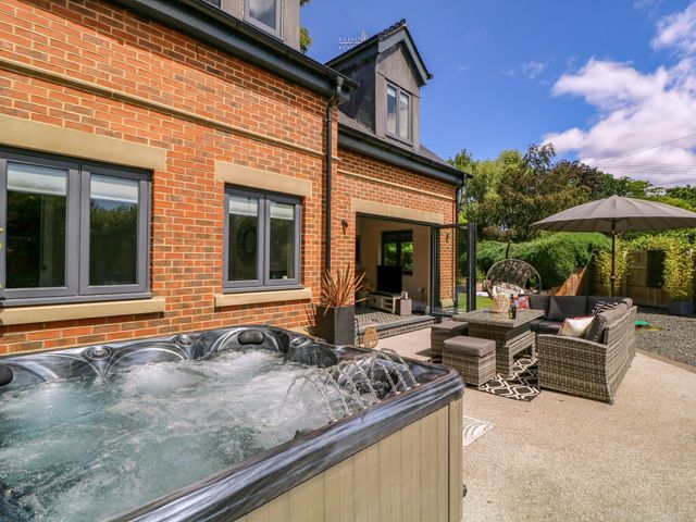 Thornbury - 1069068 - photo 2