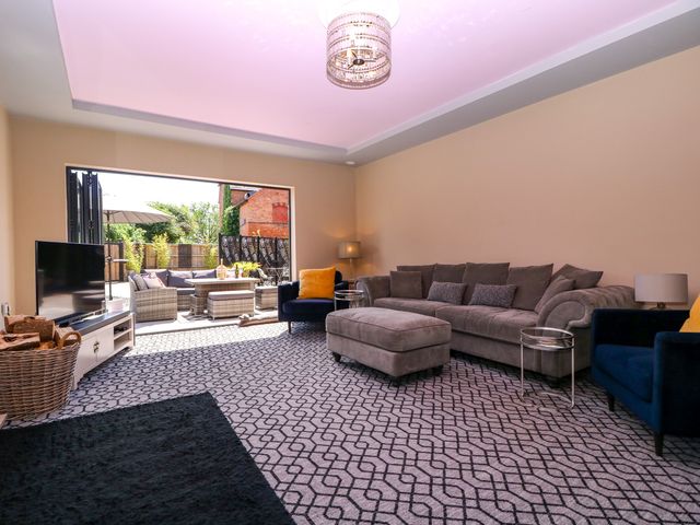 Thornbury - 1069068 - photo 5