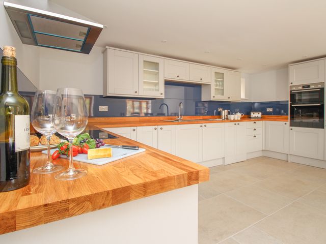 The Stables, Burton Bradstock - 1069215 - photo 4