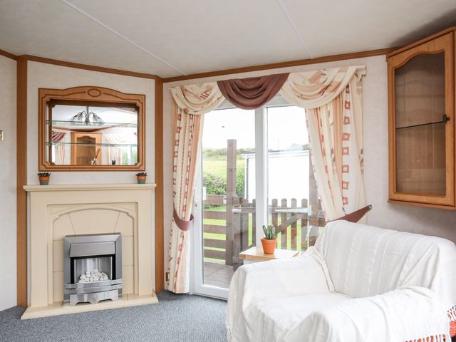 Bwthyn Y Bae Lodge - 1069547 - photo 4