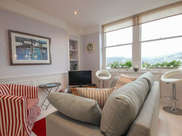 Flat 1, 32 Newcomen Road - 1071861 - photo 4