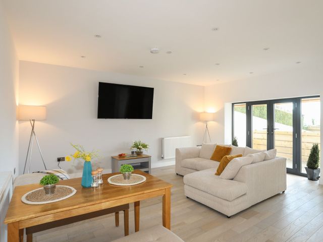 Bryn Min Manton Bach - 1073408 - photo 4
