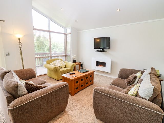 Oak Lodge - 1073898 - photo 3