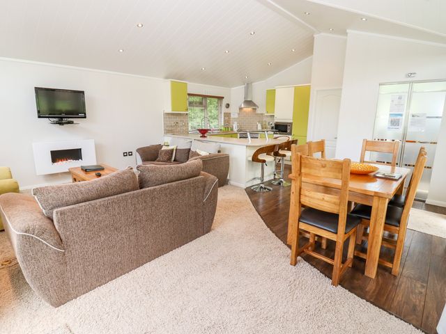 Oak Lodge - 1073898 - photo 5