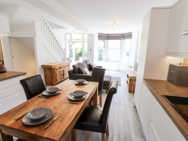 8 Waterhead Terrace - 1074690 - photo 5