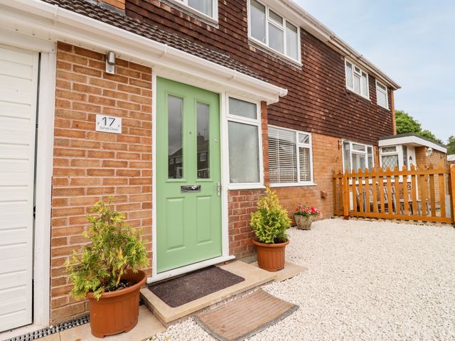 17 Sands Close - 1075122 - photo 3