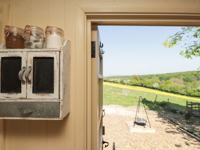 The Shepherds Hut at Marley - 1075279 - photo 2