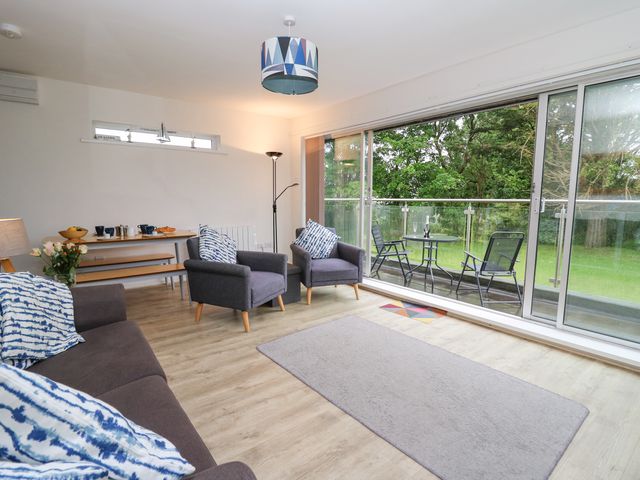 17 Coedrath Park - 1076663 - photo 3
