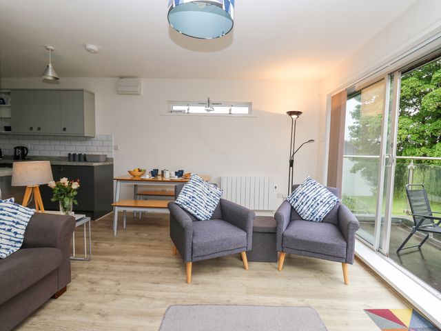 17 Coedrath Park - 1076663 - photo 4