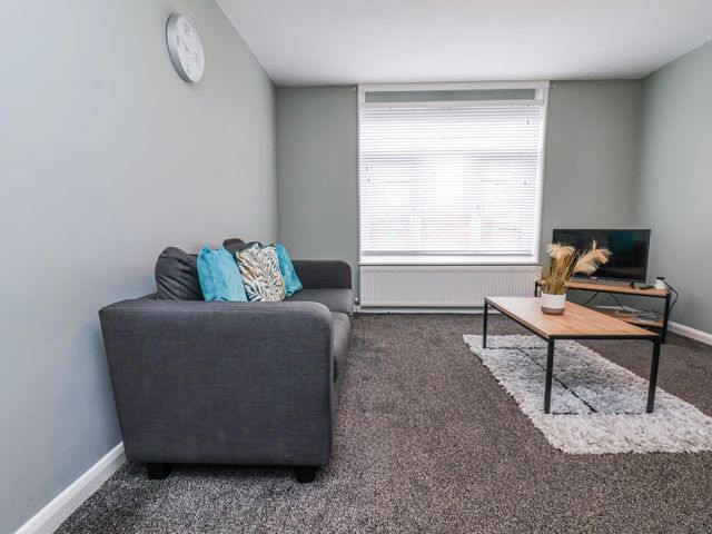 34 Fountain Close - 1076788 - photo 5