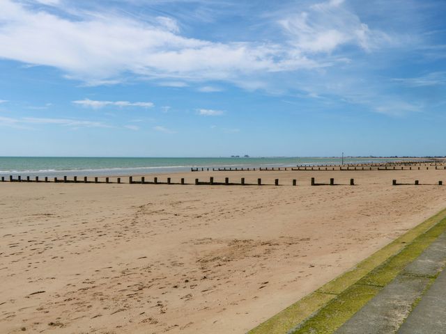 Dymchurch Bungalow - 1076941 - photo 2