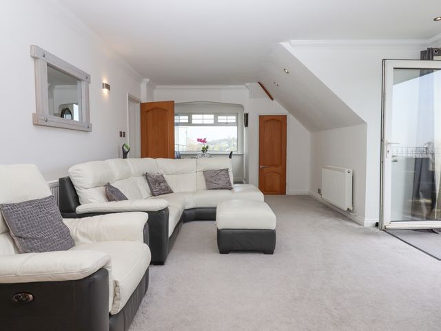 Flat 3 Channel View - 1077616 - photo 4