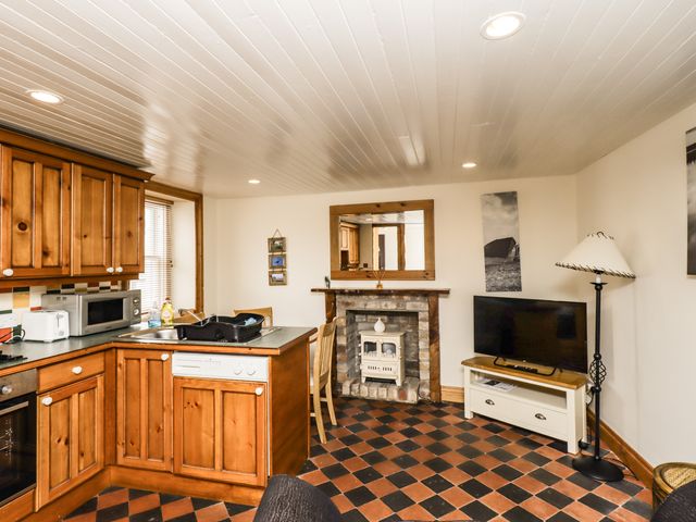 2 Burnside Place - 1077932 - photo 4