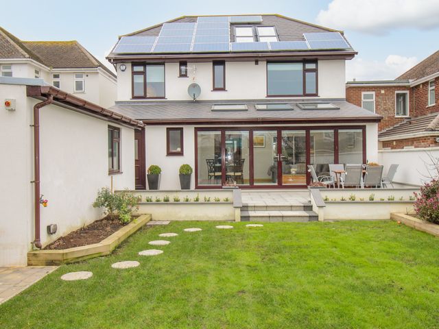 Family House - 1080182 - photo 2