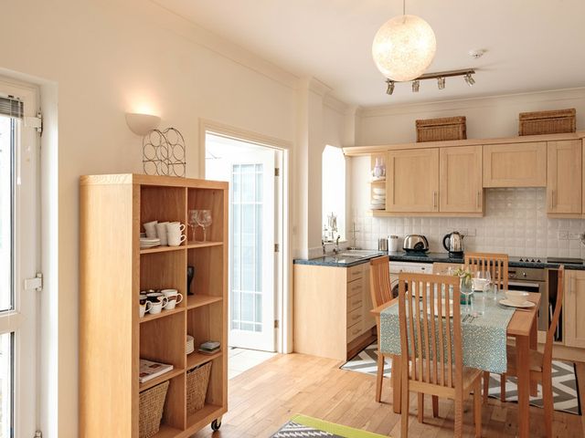 St Martins Apartment - 1080604 - photo 3