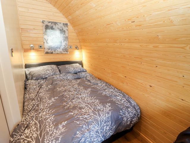 Gander Pod at Salford Court Farm Fishing Cabins - 1080940 - photo 5