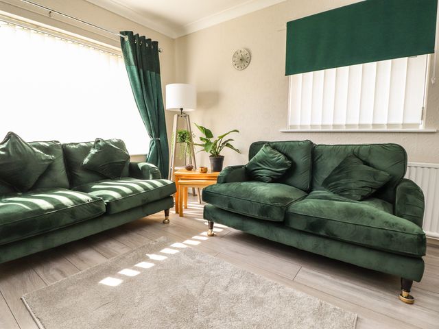 2 Pine Grove - 1082520 - photo 5
