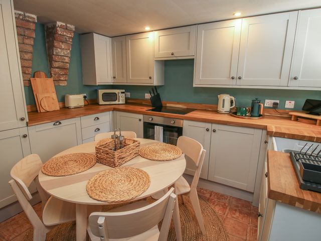 Number 6 - 1085250 - photo 5