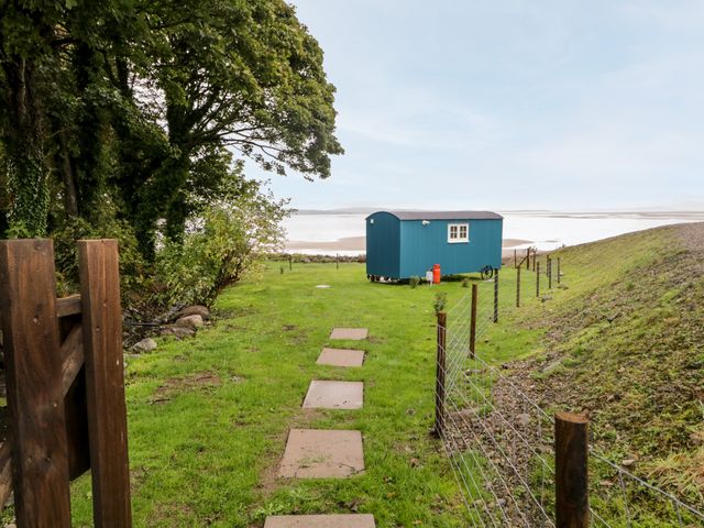 Seashore Shepherds Hut @ Moat Farm - 1085409 - photo 2