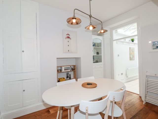 Bay Tree Cottage, Dartmouth - 1085808 - photo 4