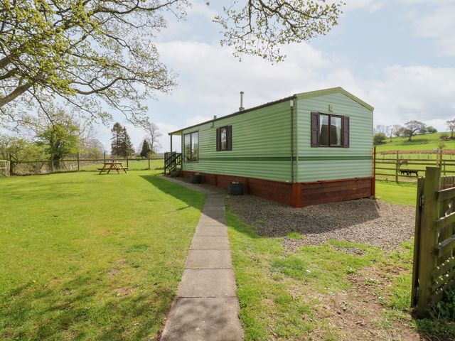 Row End farm - 1086678 - photo 2