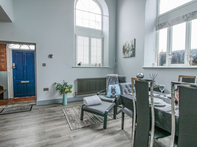 Wesleyan House - 1087579 - photo 3