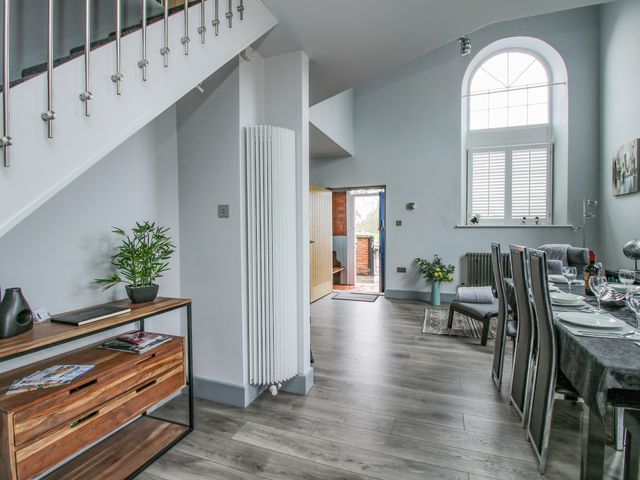 Wesleyan House - 1087579 - photo 5