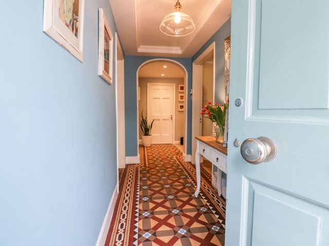 1 Tower House - 1088880 - photo 4