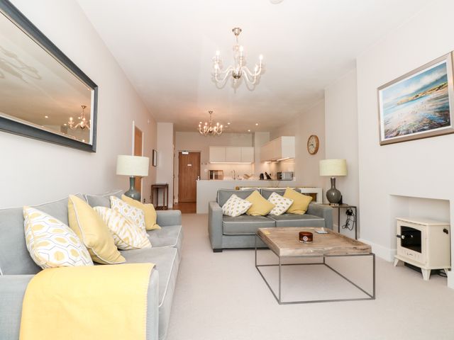 2 The Manor House, Hillfield Village - 1089407 - photo 4
