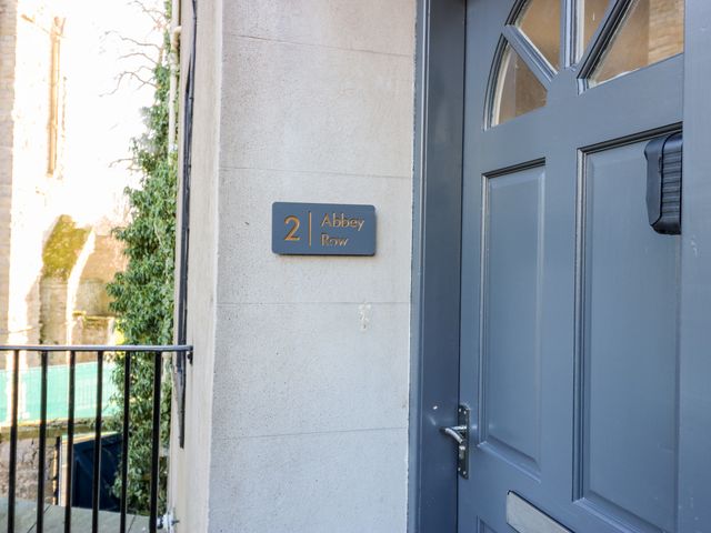 2 Abbey Row - 1089523 - photo 2