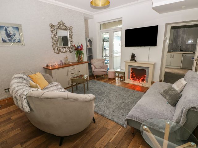 5 Pontardulais Road - 1091900 - photo 3