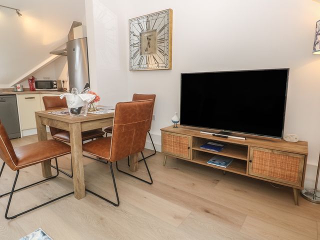 Upper Deck - 1093780 - photo 4
