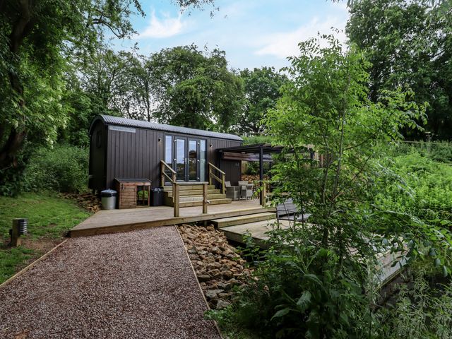 The Shepherds Hut at Bridge Lake Farm & Fishery - 1094449 - photo 2