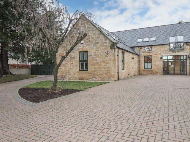 1 The Coach House - 1095361 - photo 2