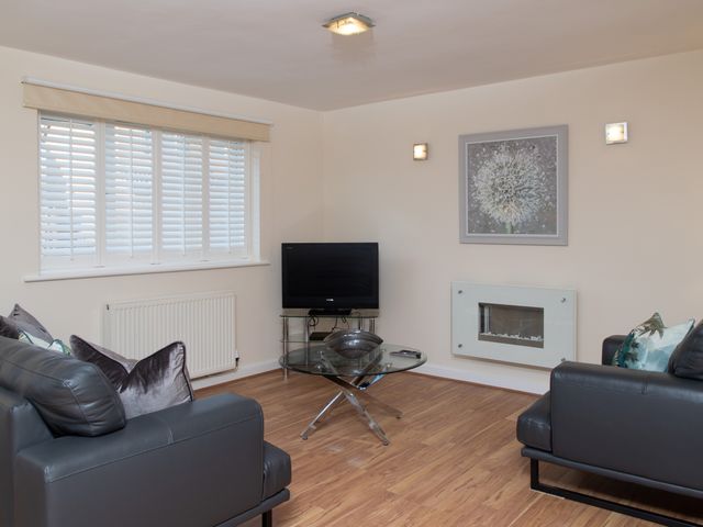 1 Eureka Mews - 1100378 - photo 3