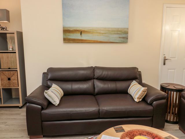 Stone's Throw - 1102533 - photo 5