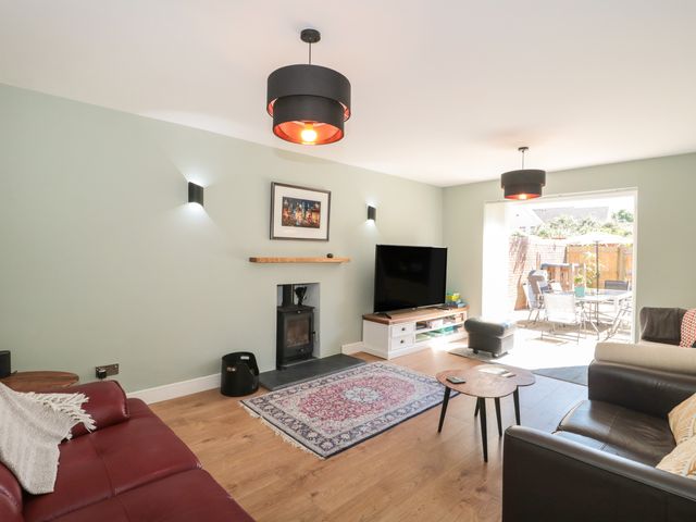 1 Charlotte Close - 1105314 - photo 4