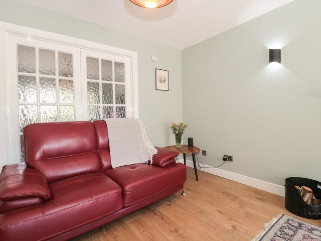 1 Charlotte Close - 1105314 - photo 5